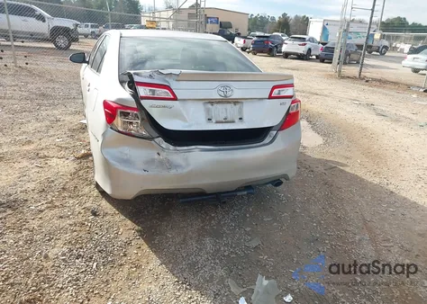 2013 Toyota Camry Se z USA, uszkodzony, nr VIN 4T1BF1FK3DU214223